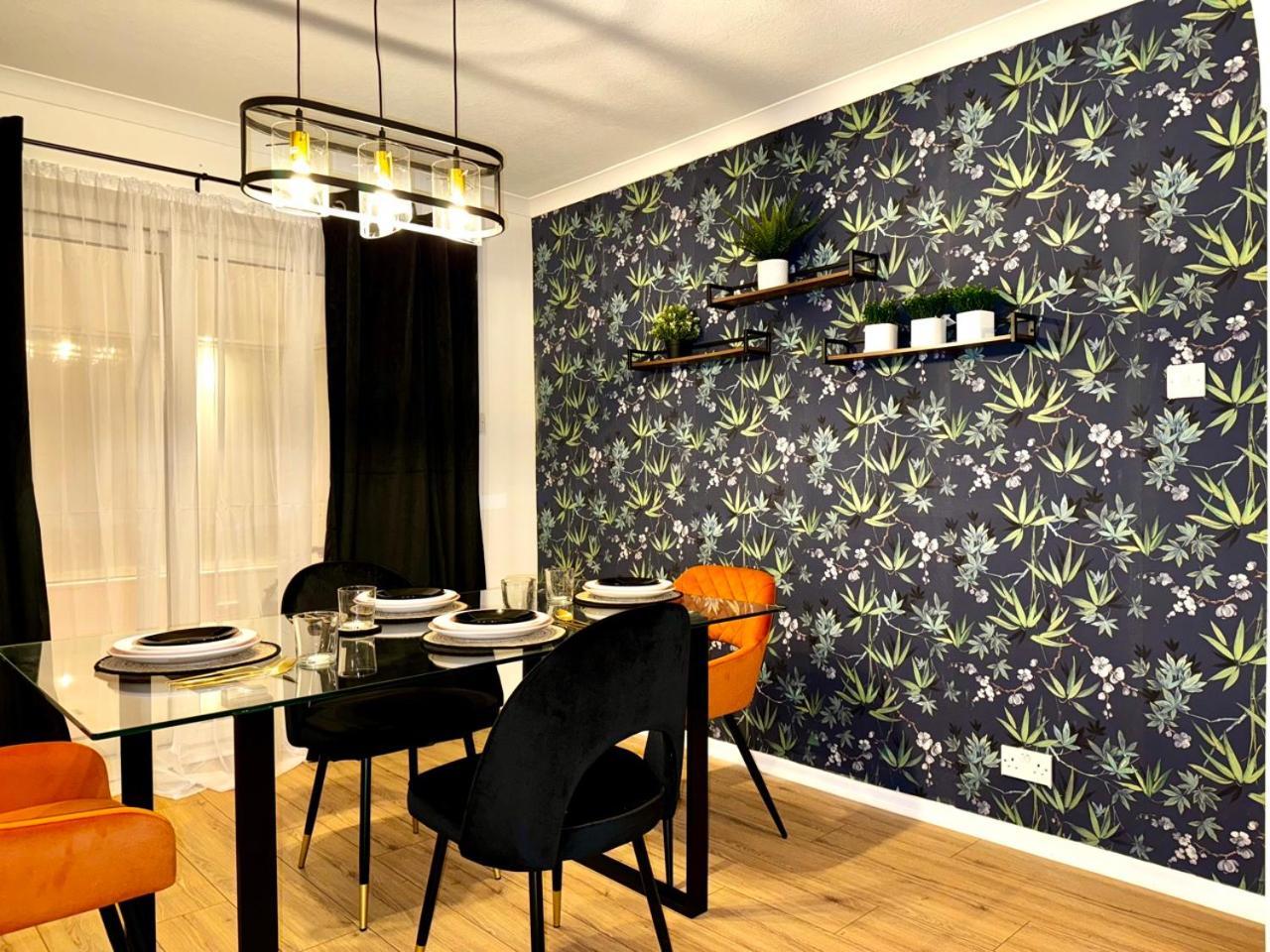 Rnm - Business Professionals Ready, Cost Effective For Large Stays! 3 Bedroom Lounge, Private Access & Entire Place, Kitchen & Washroom With Amenities, Smart Tv, Easy Access, Fast Wifi, Large Driveway, Great Transport Links, Near Worcester Hospital A Luaran gambar