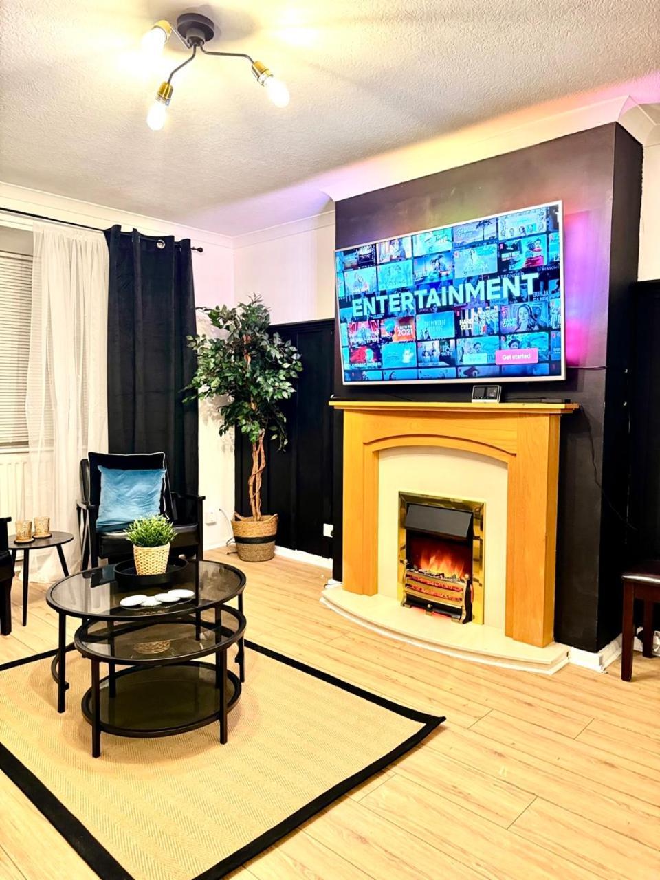Rnm - Business Professionals Ready, Cost Effective For Large Stays! 3 Bedroom Lounge, Private Access & Entire Place, Kitchen & Washroom With Amenities, Smart Tv, Easy Access, Fast Wifi, Large Driveway, Great Transport Links, Near Worcester Hospital A Luaran gambar